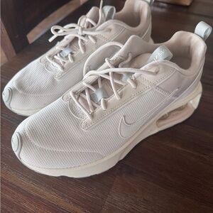 Nike AirMaxCream athletic shoes